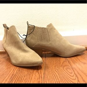 NWT NUDE BOOTIES size 7